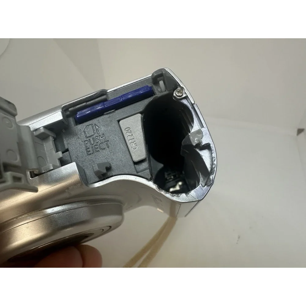 Canon PowerShot A550 7.1MP Digital Camera FOR PARTS CORRODED